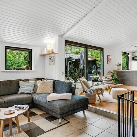 Aleida - 400m From The Sea By Interhome Jerup